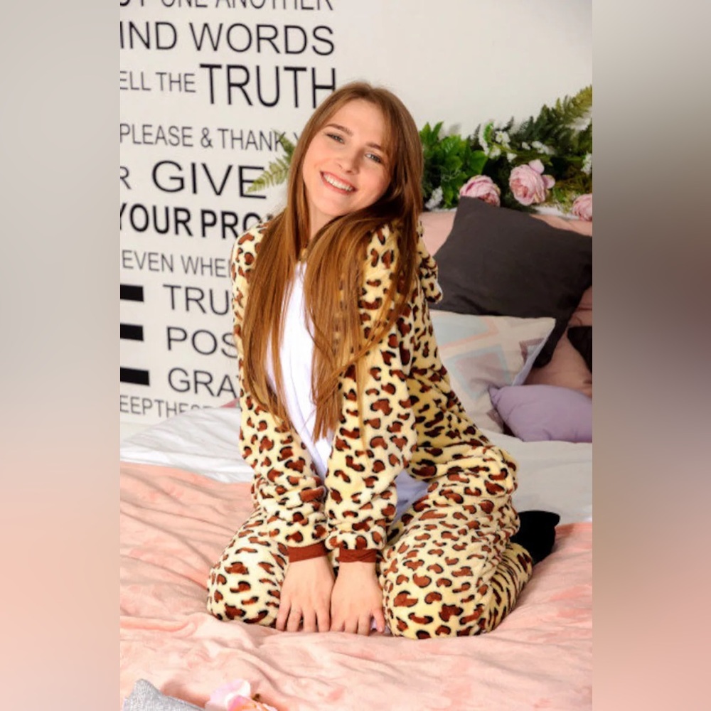NEWCOSPLAY leopard heart onesie pajama onesie
